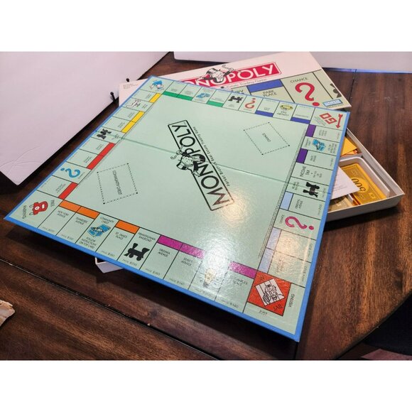 Vintage 1997 Monopoly Board Game Parker Brothers Complete Great Condition - Picture 10 of 12
